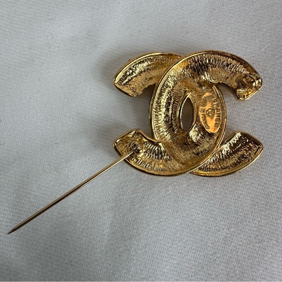 PI1 Vintage Gold Chanel Matelasse Brooch Pin - Picture 4 of 10